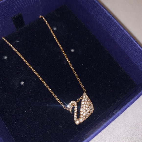 Swarovski yellow gold swan necklace - Picture 3 of 3